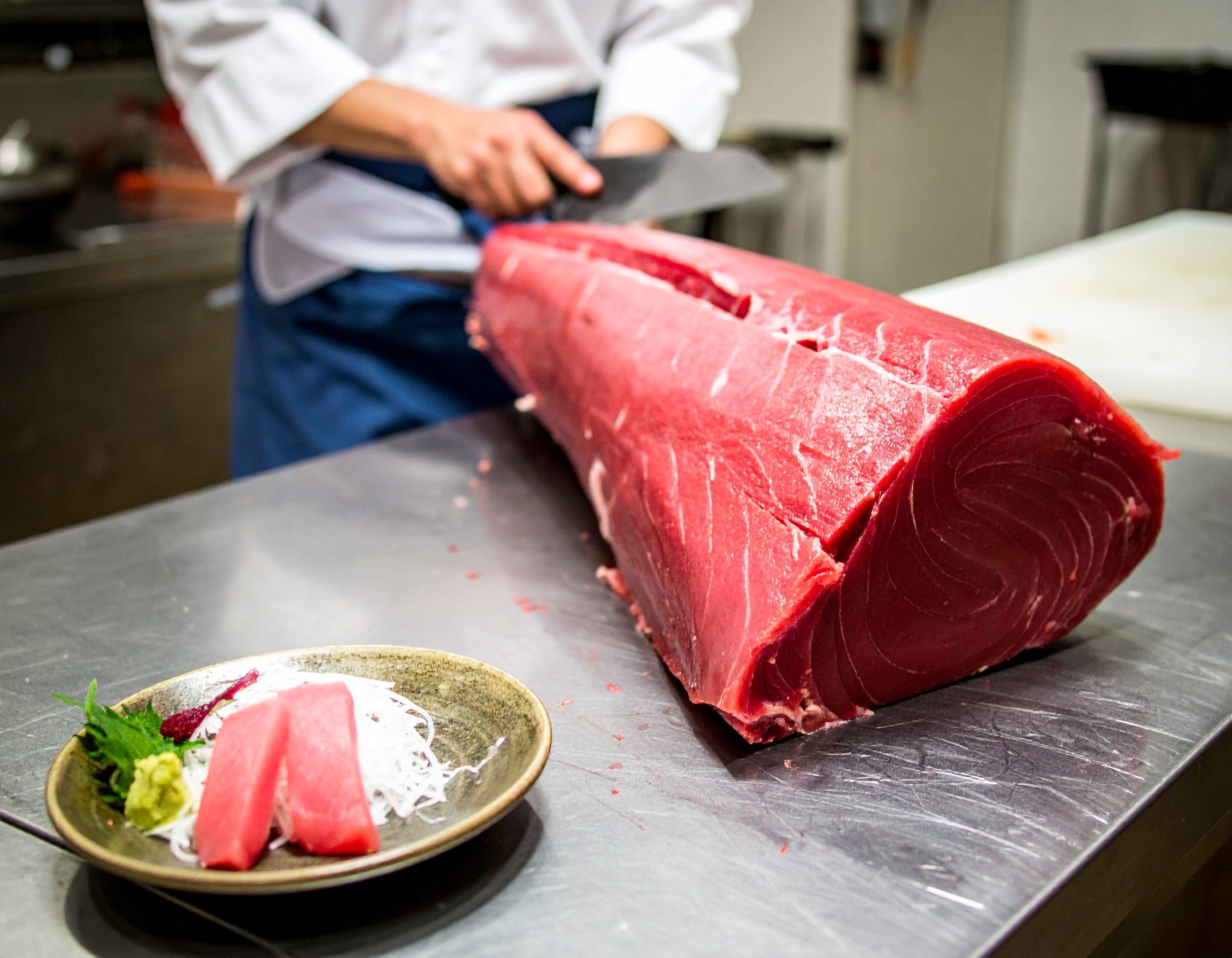 firefly a hyper realistic, editorial style photo of a whole bluefin tuna resting on a stainle 682583